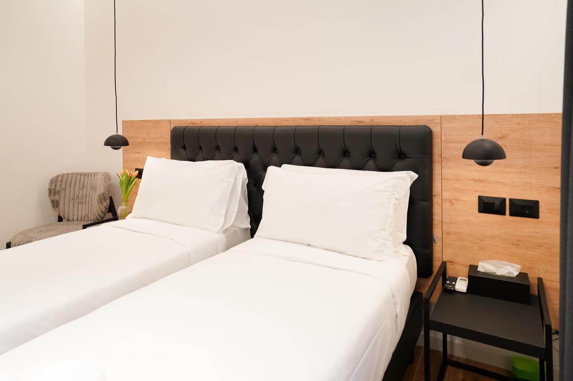 No Man'S Land Guesthouse Rome Room photo